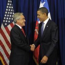 Para lograr  exención de visa, el gobierno de Sebastián Piñera envió un proyecto de ley que facilita el intercambio de datos personales entre Chile y Estados Unidos BY (US Embassy Santiago) -NC - SA 